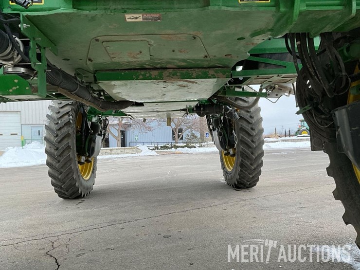 2020-john-deere-r4045-image-27