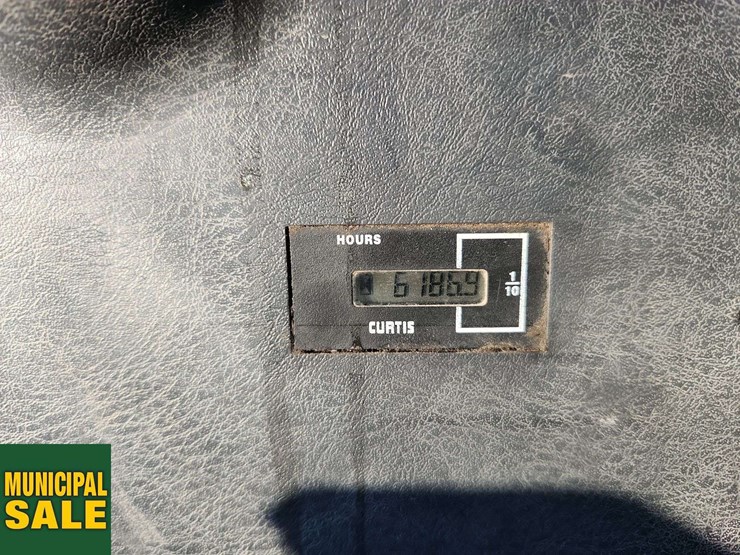 2012-hyundai-r140-w-9-excavator-image-14