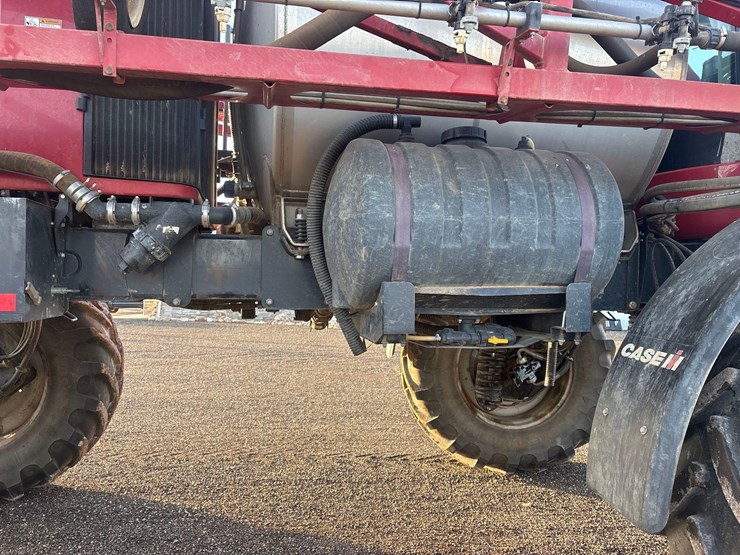 2013-case-ih-4430-patriot-sprayer-image-17