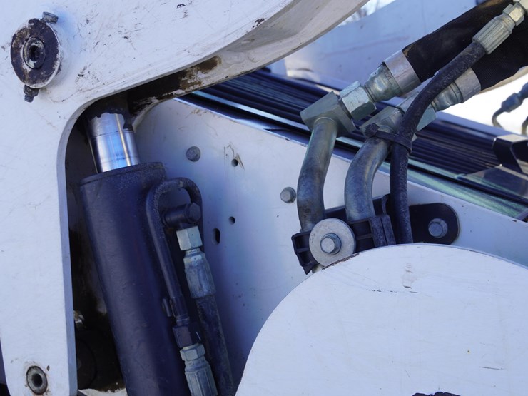 2019-bobcat-t770-image-36