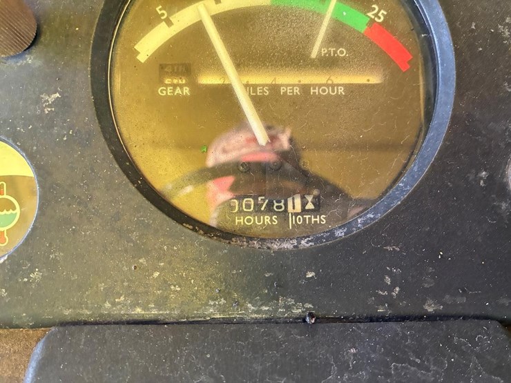 john-deere-3020-image-25