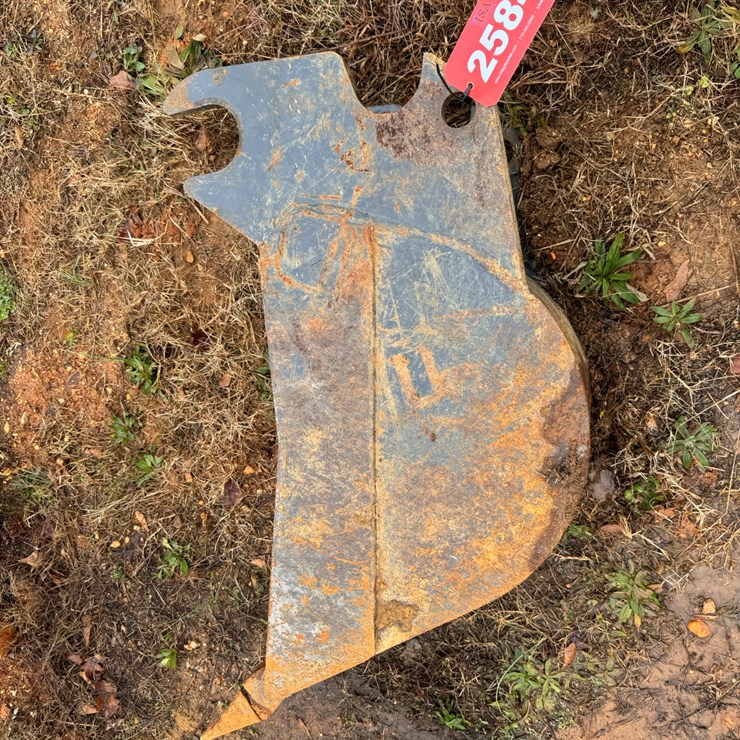 #2584 • 12" Mini Excavator Bucket