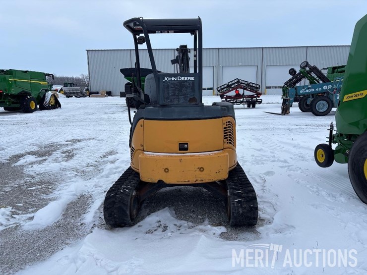 2006-deere-35d-image-6