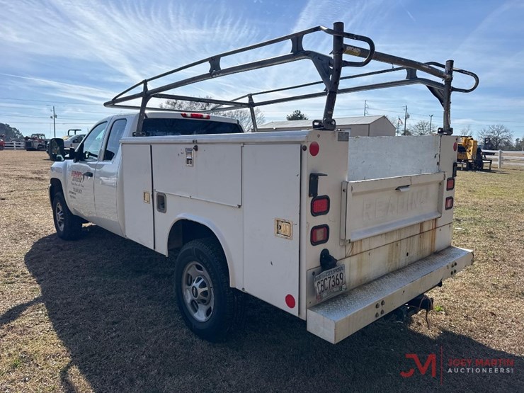 2013-chevrolet-2500-image-3