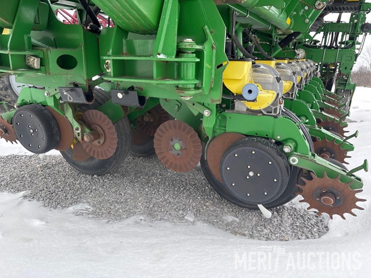 2013-john-deere-1790-image-14