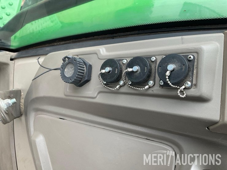 2023-john-deere-8r-370-image-61