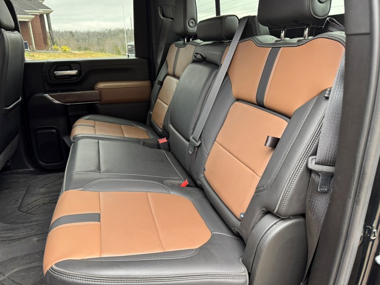 2021-chevrolet-3500hd-image-51