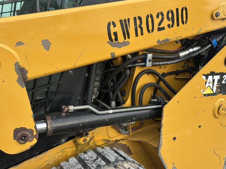 2019-caterpillar-249d-image-22