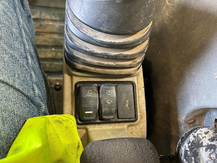 2017-caterpillar-304e2-cr-image-23