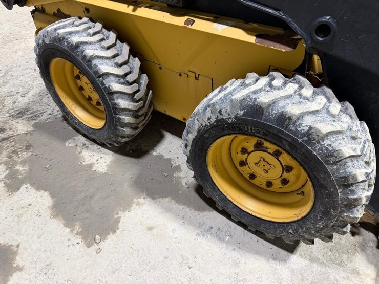 new-holland-lx665-image-14