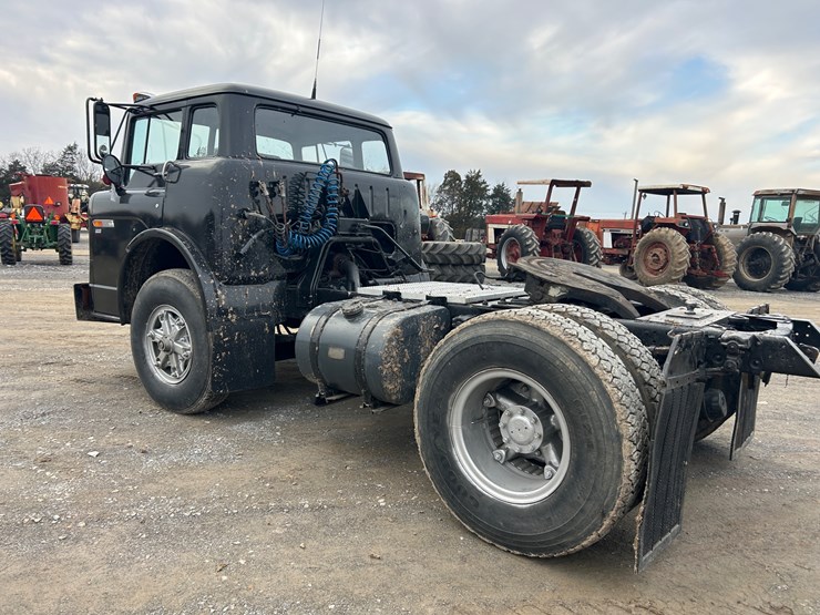 1986-ford-c800-image-7