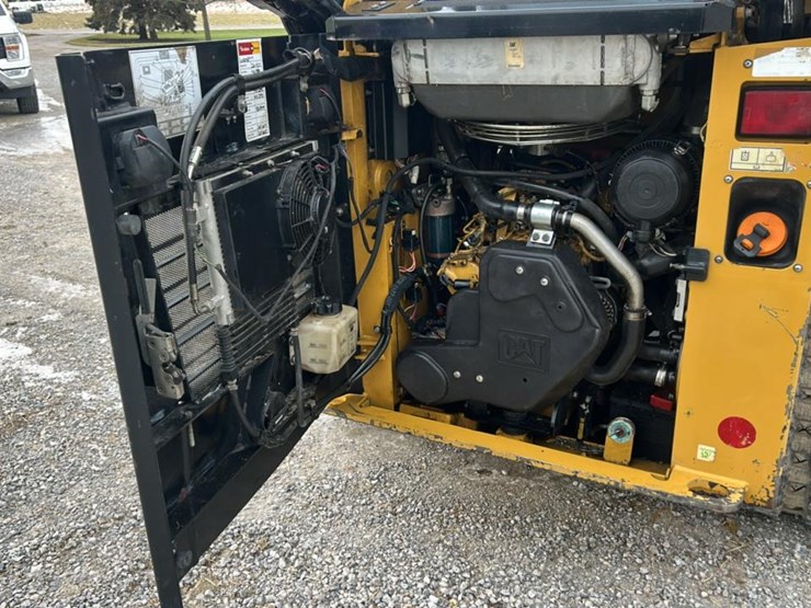 2019-caterpillar-249d-image-25
