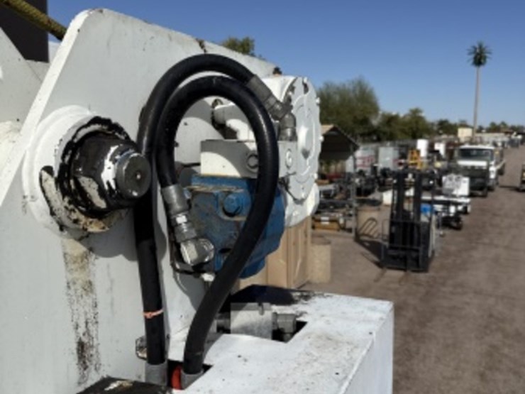 2012-international-7400-image-25