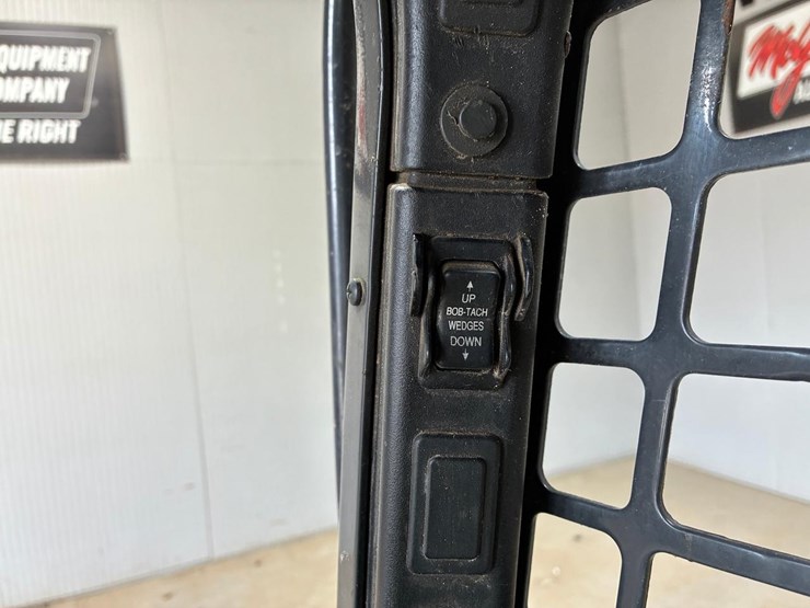 2021-bobcat-t770-image-23