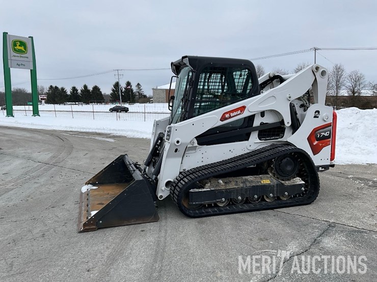 2024-bobcat-t740-image-2