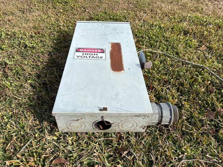 #390-•-high-voltage-breaker-box-image-1