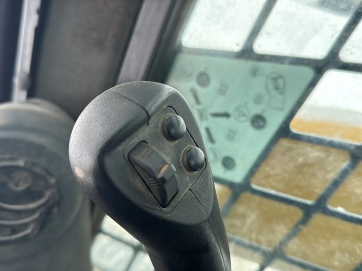 2023-caterpillar-299d3-xe-image-46