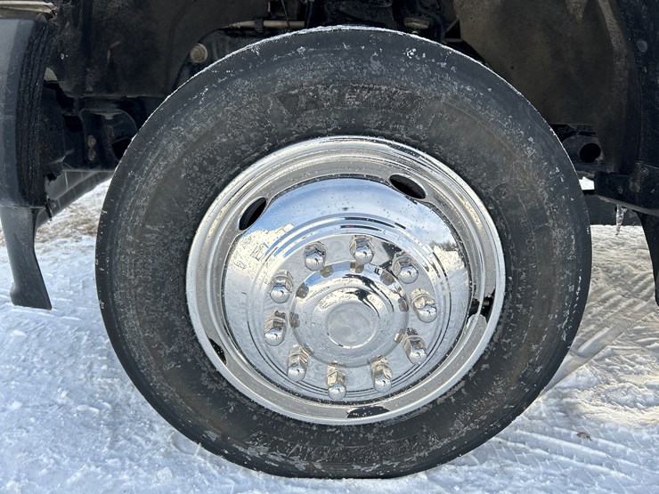 2021-ford-f550-image-84