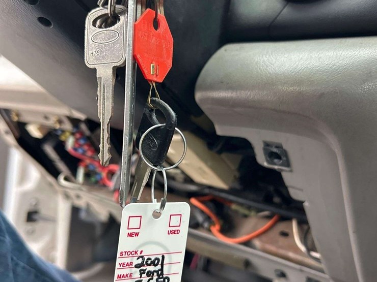 2001-ford-f650-image-42