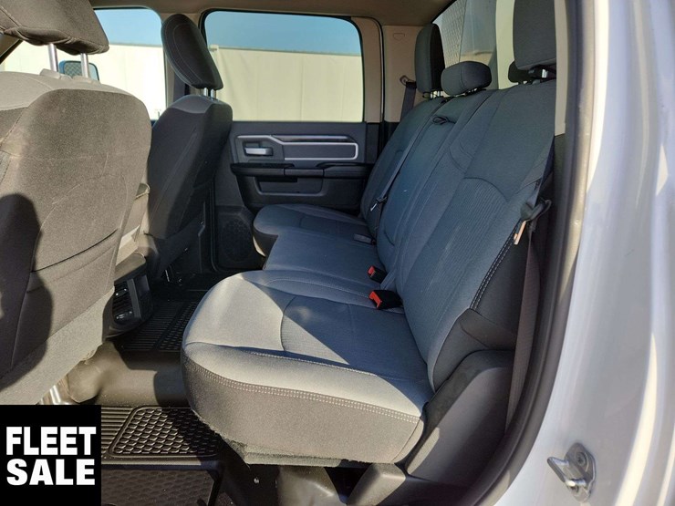 2019-dodge-3500-image-18