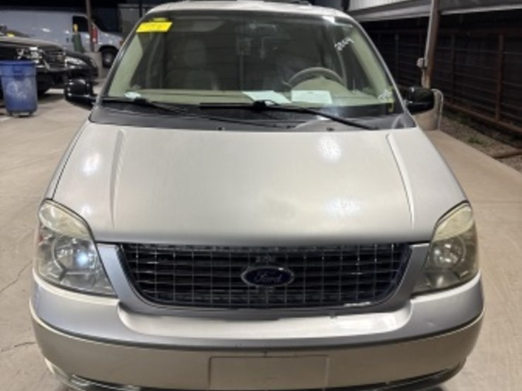 2004-ford-freestar-image-4