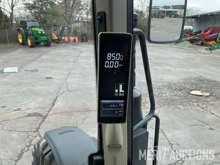 2021-john-deere-6110m-image-54