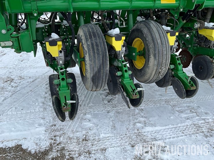 2016-john-deere-1795-image-15