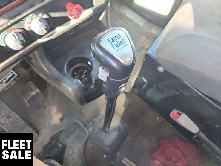 2009-kenworth-t800-image-17