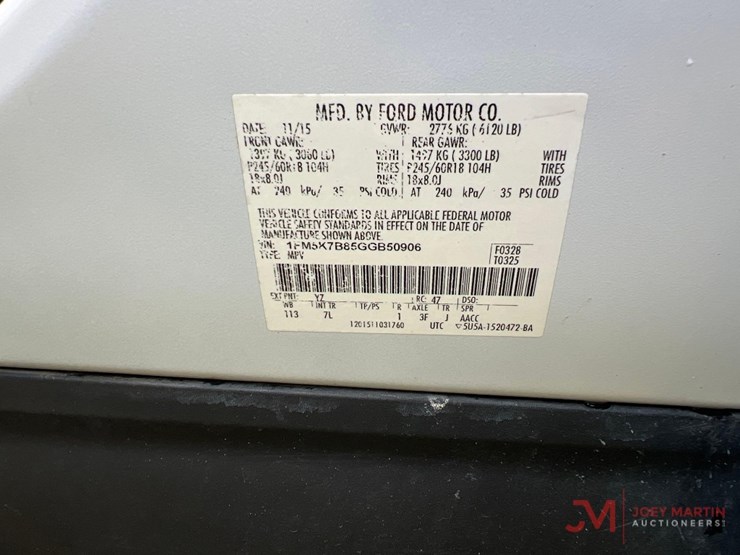 2016-ford-explorer-image-8