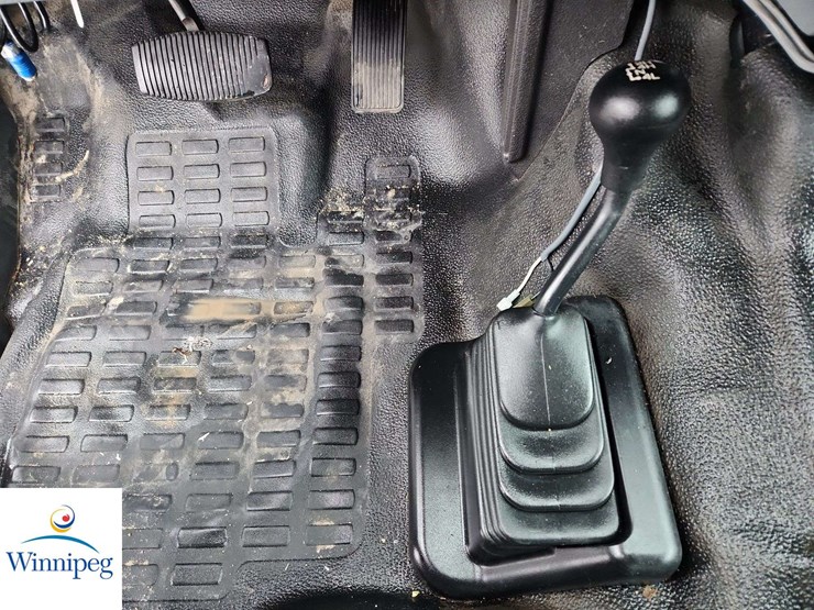 2013-ford-f550-image-23