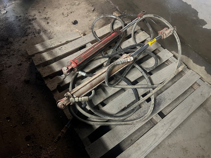 #38468-•-lot-of-(2)-hydraulic-cylinders-image-2