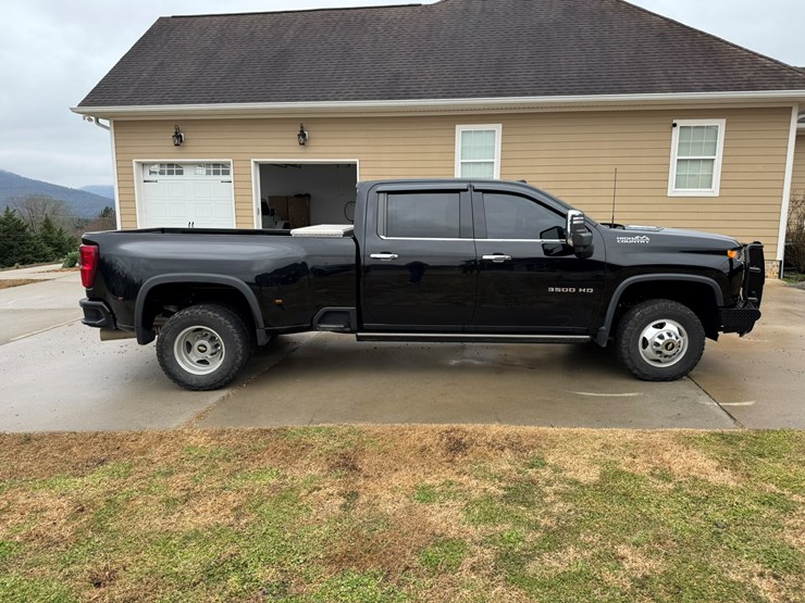 2021-chevrolet-3500hd-image-6