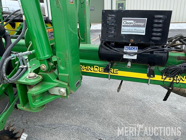 2012-john-deere-1770nt-ccs-image-38