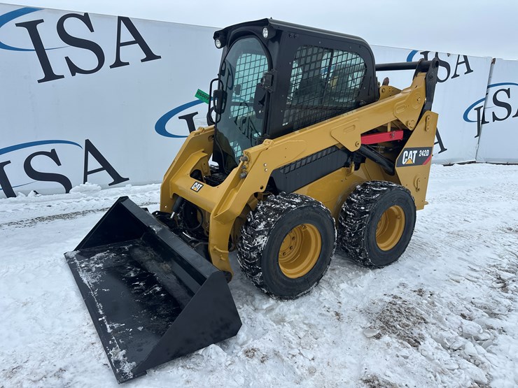 caterpillar-242d-image-1