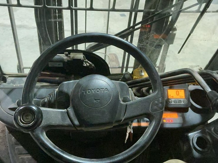 2018-toyota-8fdu25-image-14