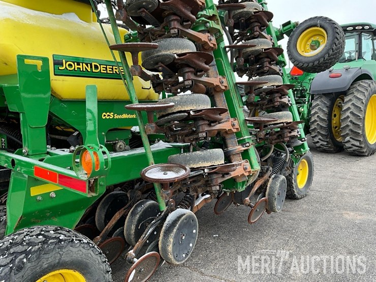 2012-john-deere-1990-image-44