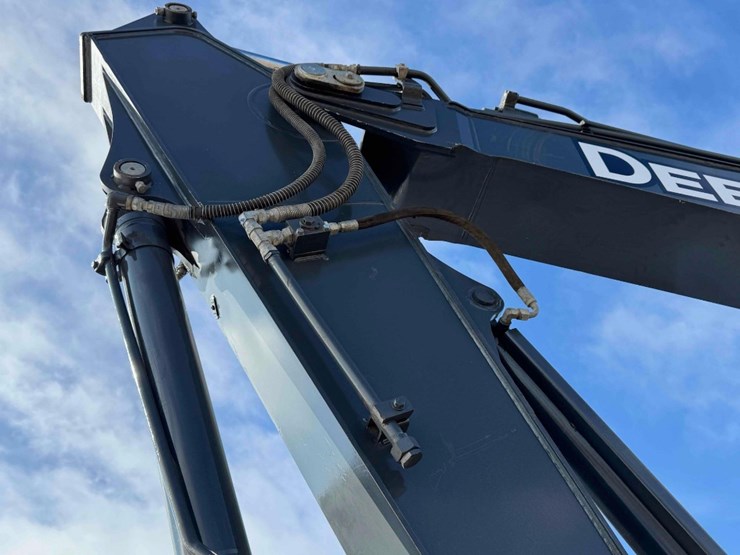 2019-deere-210g-image-23