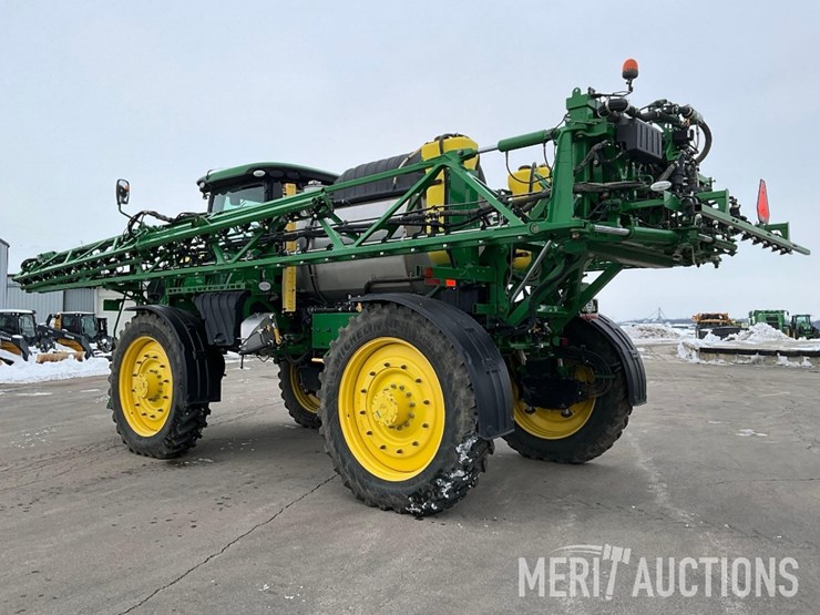 2020-john-deere-r4045-image-3