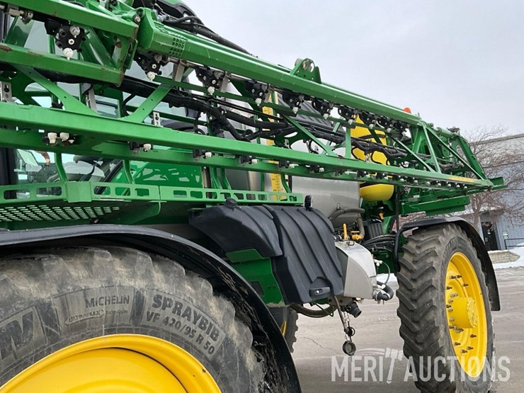 2020-john-deere-r4045-image-13