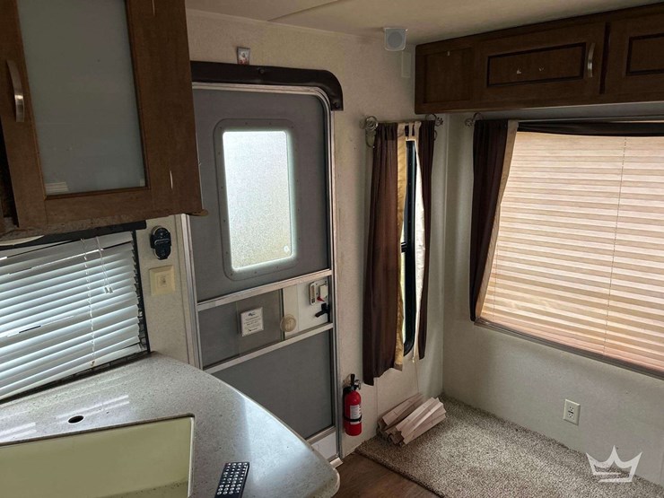 2017-forest-river-travel-trailer-image-13