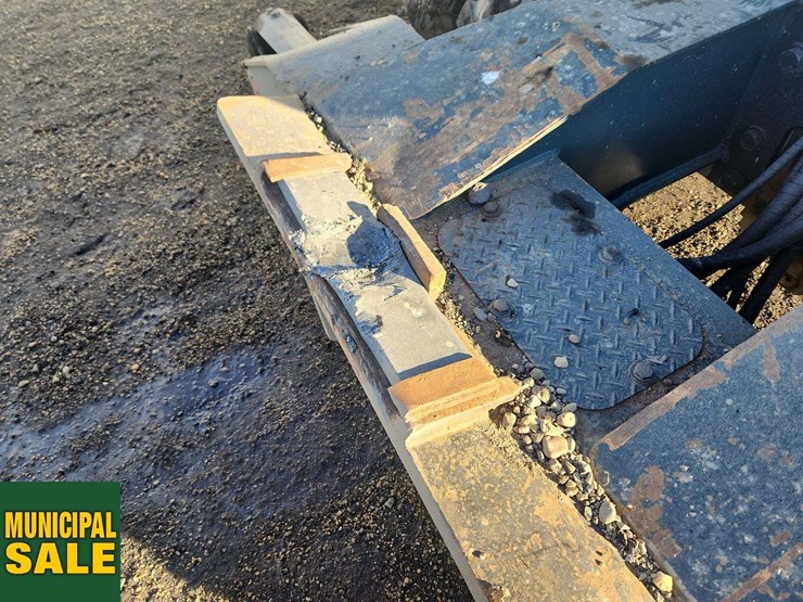 2012-hyundai-r140-w-9-excavator-image-21