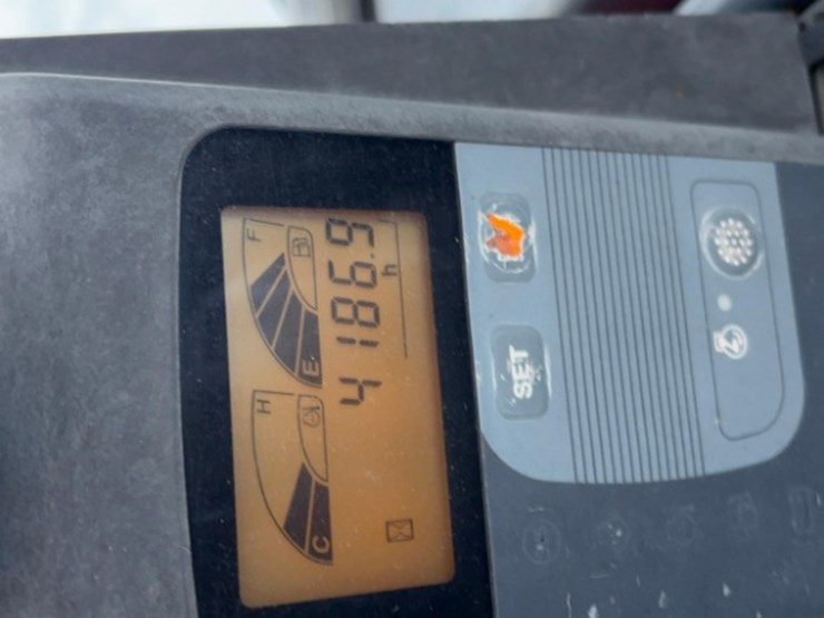 2006-deere-35d-image-25