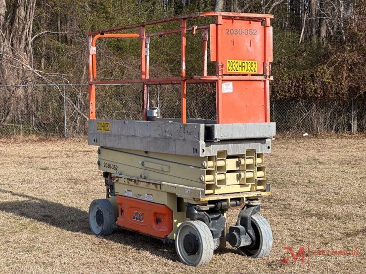 2015-jlg-2030es-image-16