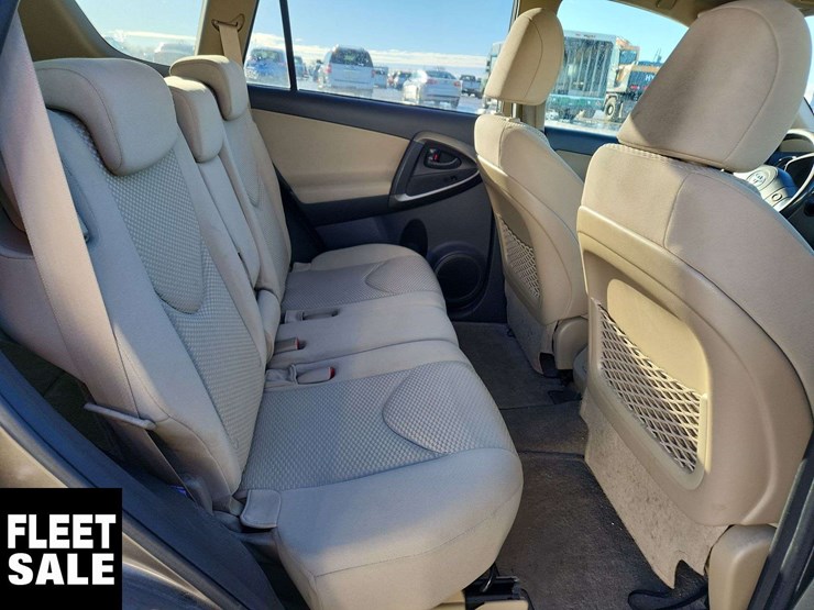 2009-toyota-rav4-image-19