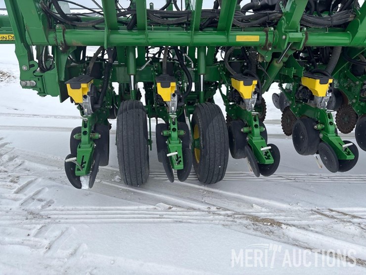 2020-john-deere-1795-image-14