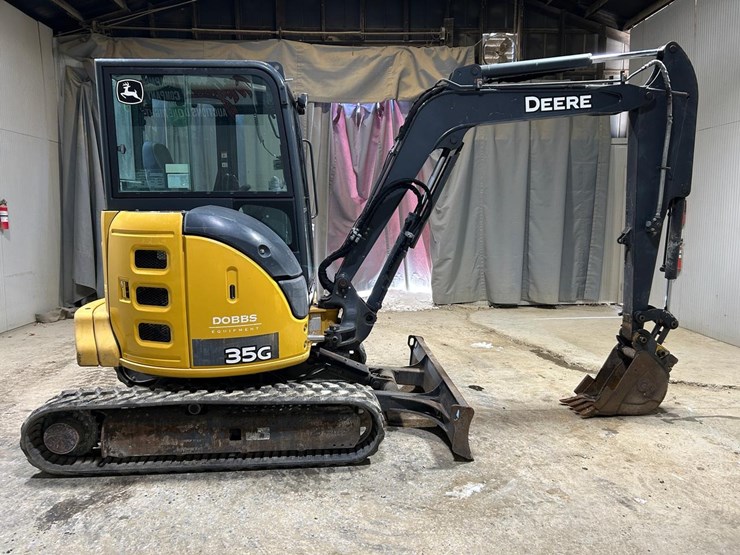 2019-deere-35g-image-4