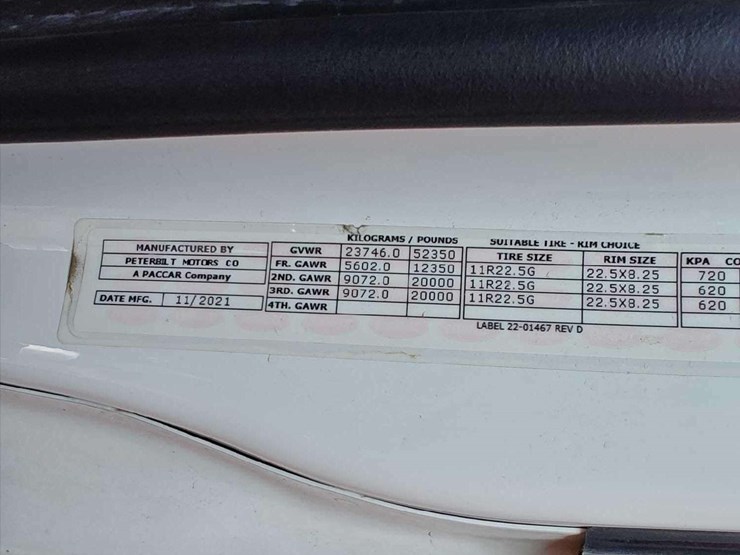 2022-peterbilt-567-image-12
