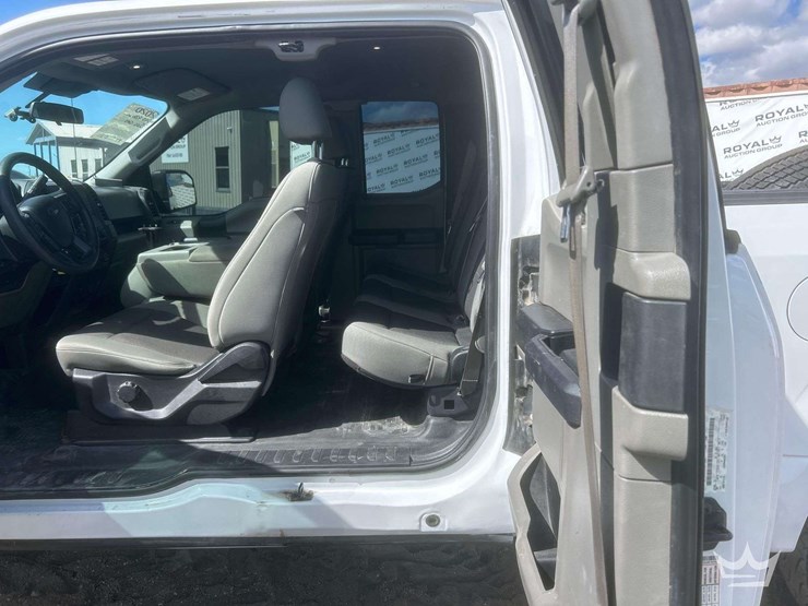 2020-ford-f150-image-9