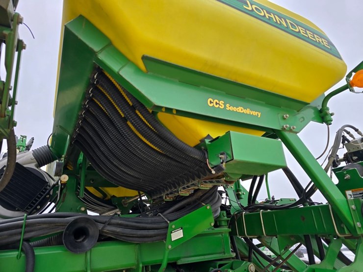 john-deere-1790-image-26