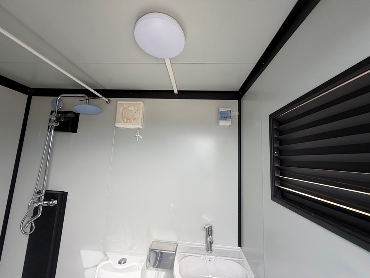 #8654-•-2025-unused-60x87x96-portable-restroom-image-11